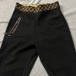 Louis Vuitton Cycling Shorts with Monogram Belt BLACK. Size 36